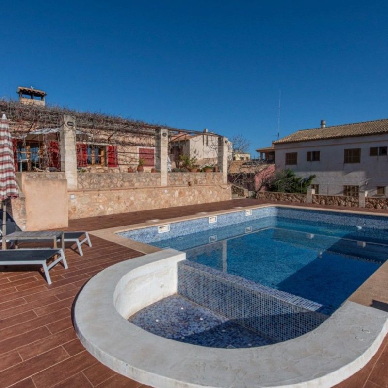 503025786_1915381729289529_2091036383440918441_n (1)